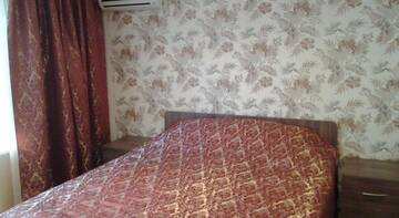 Фото номера Cемейный номер с отдельной ванной комнатой Гостиница Guest House Livadiya Vinogradnaya г. Ливадия 3